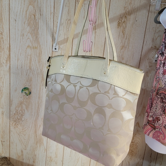 Coach shoulder bag 13x12x4 - Picture 10 of 16